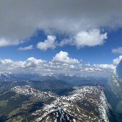 Flugwegposition um 12:43:05: Aufgenommen in der Nähe von Gemeinde Stuhlfelden, Stuhlfelden, Österreich in 2956 Meter